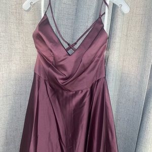 ***Never Worn***  Floor length Bridesmaid/Homecoming/Prom dress. WITH POCKETS.